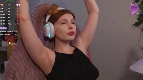 Snapshot of _aleksa chatting on March 1, 6:11 pm Alexa online show from March 1, 6:11 pm