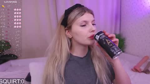 Snapshot of _aleksa chatting on September 8, 5:56 pm Alexa online show from September 8, 5:56 pm