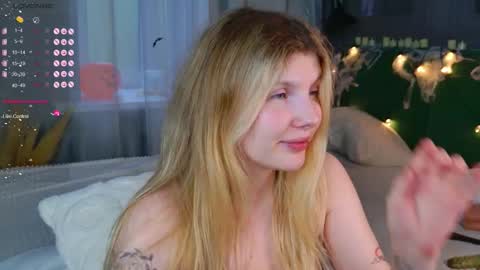 Snapshot of _aleksa chatting on November 1, 6:59 am Alexa online show from November 1, 6:59 am