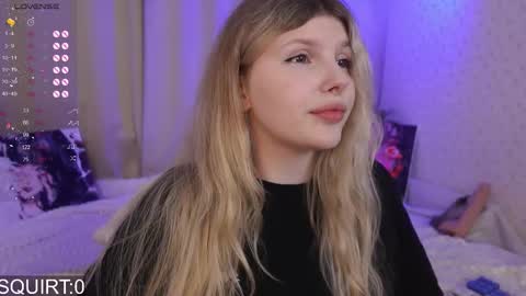 Snapshot of _aleksa chatting on November 14, 6:12 am Alexa online show from November 14, 6:12 am