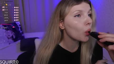 Snapshot of _aleksa chatting on November 20, 6:51 pm Alexa online show from November 20, 6:51 pm