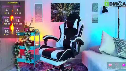 Snapshot of _alex_carter chatting on October 31, 10:05 am alex carter online show from October 31, 10:05 am