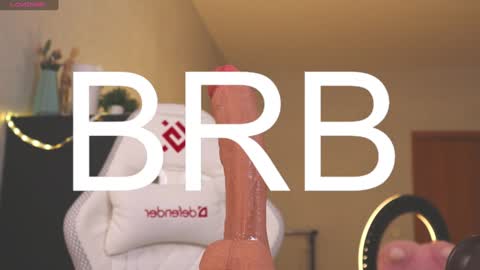 _alexa_gold_ online show from December 11, 2:44 pm