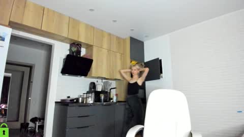 Gaylord online show from November 17, 1:06 pm