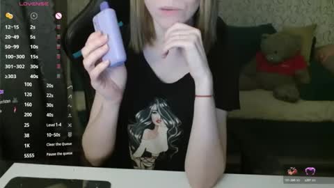 Snapshot of _alicecullen_ chatting on November 30, 3:27 pm AliceCullen online show from November 30, 3:27 pm