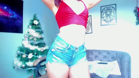 Snapshot of _alicelewis chatting on December 4, 11:41 am Alice online show from December 4, 11:41 am