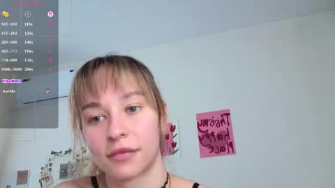Snapshot of _alissaa_ chatting on June 10, 9:08 am Alice online show from June 10, 9:08 am