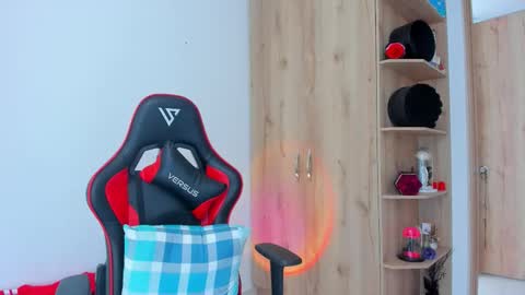 AMANDA online show from February 22, 5:22 pm