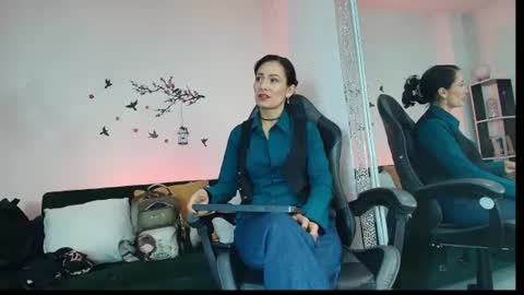 Anais online show from August 4, 3:43 am