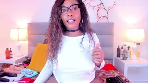 Snapshot of _analyy_ chatting on April 29, 8:37 pm Analy online show from April 29, 8:37 pm