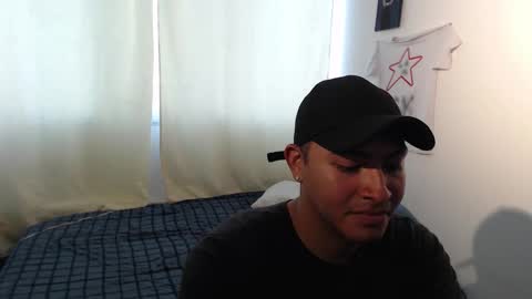 Snapshot of _ander_wolf_ chatting on October 1, 6:47 pm _ander_wolf_ online show from October 1, 6:47 pm