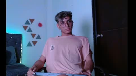 Snapshot of _andrew_willyams chatting on January 10, 7:43 pm Andres online show from January 10, 7:43 pm