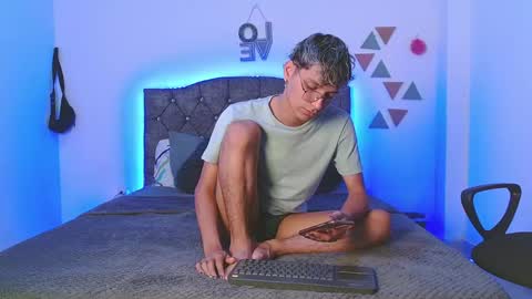 Snapshot of _andrew_willyams chatting on January 20, 6:21 pm Andres online show from January 20, 6:21 pm
