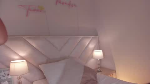 Snapshot of _angela_x chatting on May 28, 11:18 am ngela online show from May 28, 11:18 am