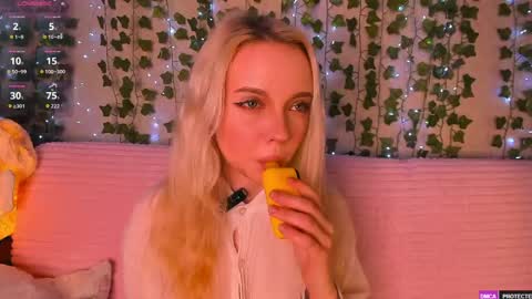 Emily online show from June 6, 2:49 am