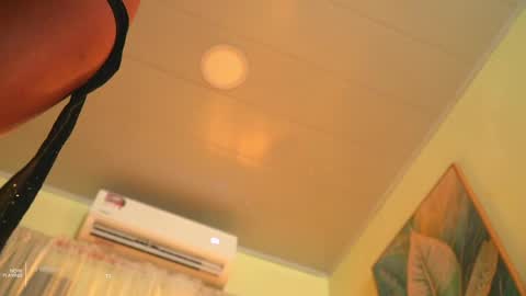 Snapshot of _angeleyes chatting on April 19, 9:08 am Angie - online show from April 19, 9:08 am