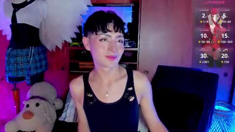 Angell Dustt  online show from July 30, 11:26 pm