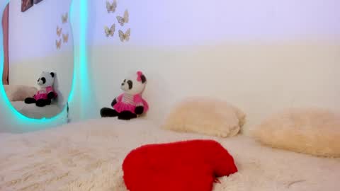 Snapshot of _angelnaugthy_ chatting on April 12, 1:21 am ANGEL online show from April 12, 1:21 am