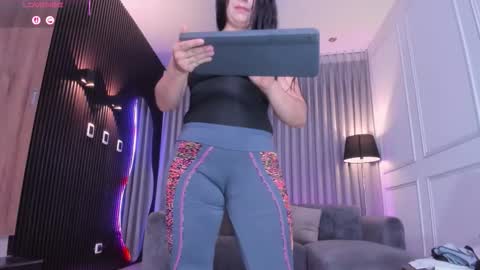 Ana online show from September 15, 7:47 pm