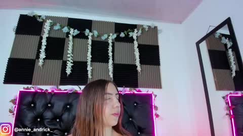 Snapshot of _annie_andrick_ chatting on May 3, 7:58 am Annie Andrick online show from May 3, 7:58 am