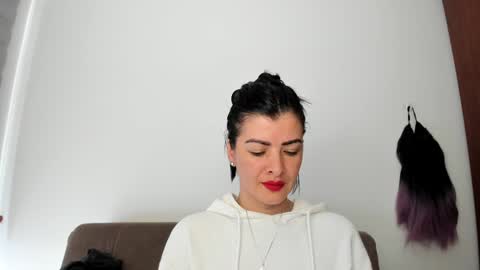 antonia online show from December 4, 3:43 pm