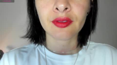 antonia online show from December 5, 12:47 pm