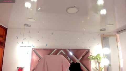 antonnela online show from October 5, 2:04 pm