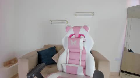    online show from October 9, 12:14 pm