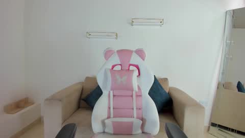    online show from October 16, 12:39 pm