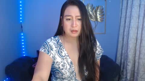 Snapshot of _arah chatting on April 23, 8:13 am arah online show from April 23, 8:13 am