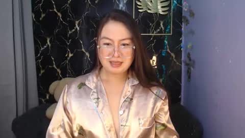 Snapshot of _arah chatting on April 29, 10:30 am arah online show from April 29, 10:30 am