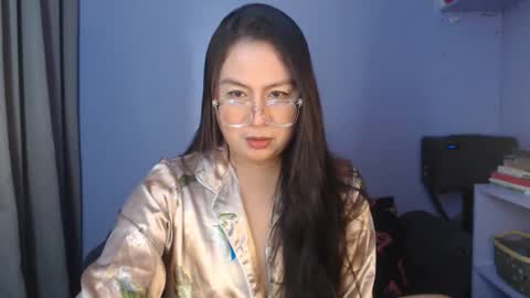 Snapshot of _arah chatting on May 4, 10:00 am arah online show from May 4, 10:00 am