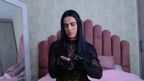 Snapshot of _ariannacruz chatting on October 25, 1:24 am Queen Cruz online show from October 25, 1:24 am