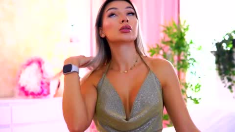 Snapshot of _arielle chatting on September 30, 9:03 am Arielle online show from September 30, 9:03 am