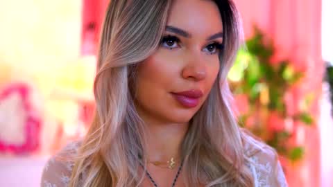 Snapshot of _arielle chatting on October 11, 9:19 am Arielle online show from October 11, 9:19 am