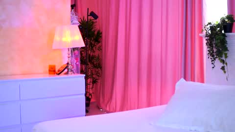 Snapshot of _arielle chatting on November 5, 9:42 am Arielle online show from November 5, 9:42 am