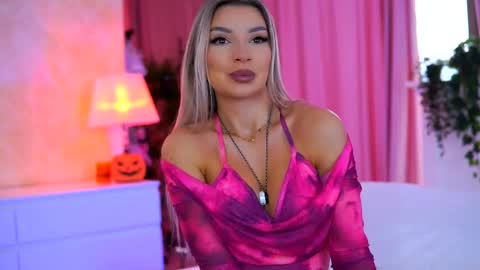 Snapshot of _arielle chatting on November 7, 10:26 am Arielle online show from November 7, 10:26 am