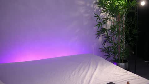 Snapshot of _arielle chatting on March 31, 5:30 am Arielle online show from March 31, 5:30 am