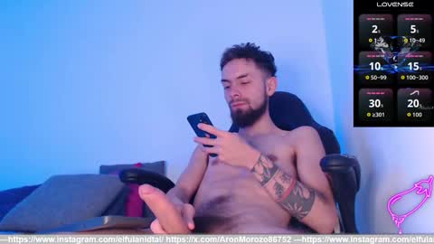 Snapshot of _aronm chatting on December 18, 9:54 pm AronM online show from December 18, 9:54 pm