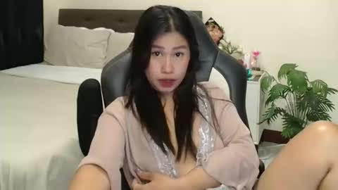 Angie online show from February 10, 12:15 am