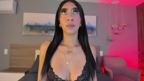 Ashly online show from October 31, 1:45 pm