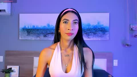 Snapshot of _ashly_77 chatting on February 10, 7:29 pm Ashly online show from February 10, 7:29 pm