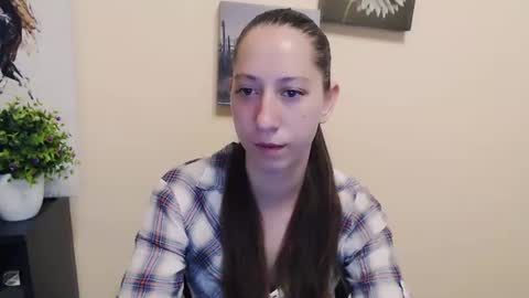 Snapshot of _astraia_ chatting on June 10, 6:45 am _astraia_ online show from June 10, 6:45 am