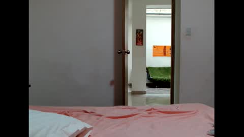 atenea online show from February 4, 2:01 pm