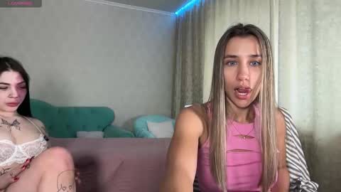 Snapshot of _aura_18 chatting on February 17, 7:16 am _aura_18 online show from February 17, 7:16 am