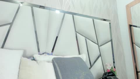 Aura online show from March 10, 3:01 am