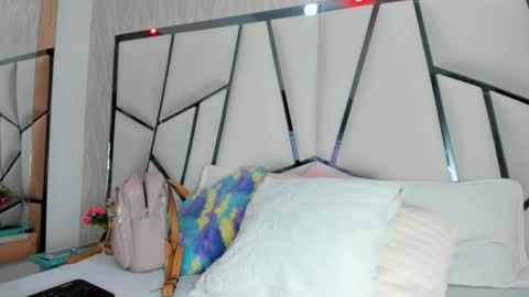 Aura online show from January 15, 3:11 am