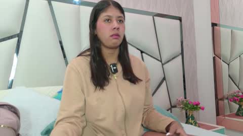 Snapshot of _aurora18 chatting on February 19, 3:35 am Aura online show from February 19, 3:35 am