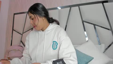 Snapshot of _aurora18 chatting on March 30, 3:07 am Aura online show from March 30, 3:07 am