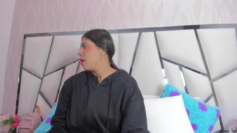 Snapshot of _aurora18 chatting on April 20, 3:09 am Aura online show from April 20, 3:09 am